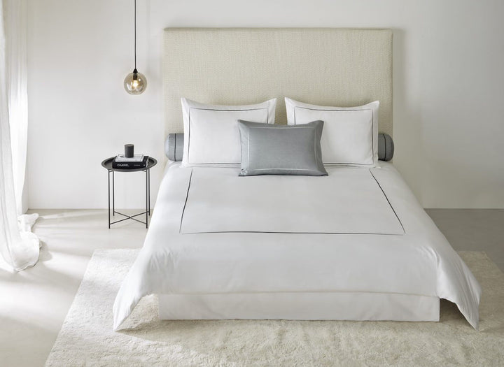 Satin Bettwäsche "Allura in Weiß und Grau"