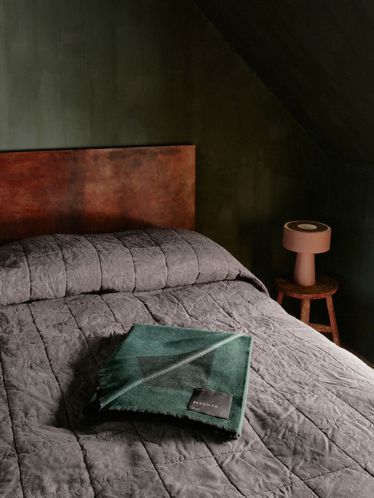 Cashmere Plaid "Arran Border Charcoal Spruce"