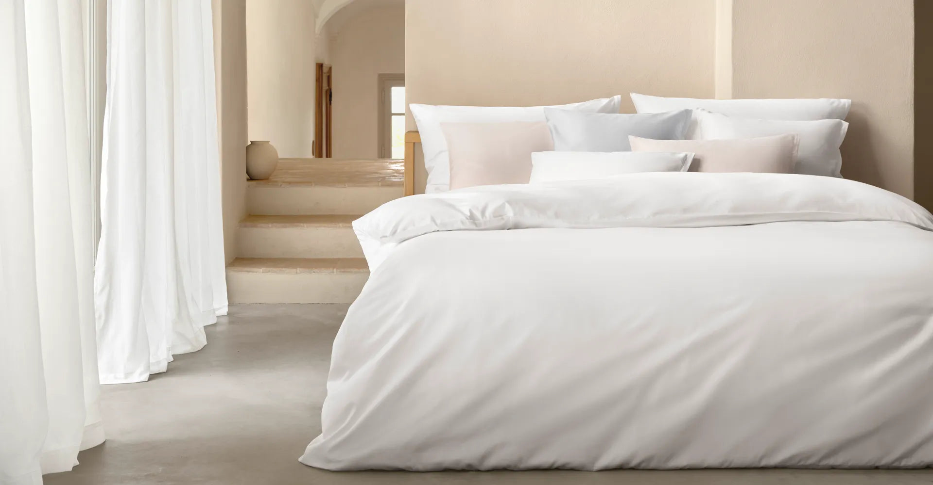 Satenasta posteljnina "Noblesse Uni" 48 barv