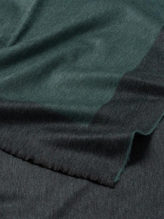 Cashmere Plaid "Arran Border Charcoal Spruce"